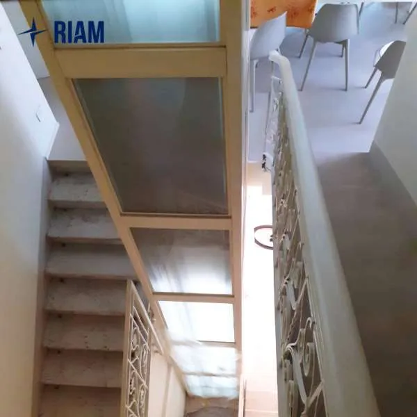 piattaforma elevatrice di piccole dimensioni